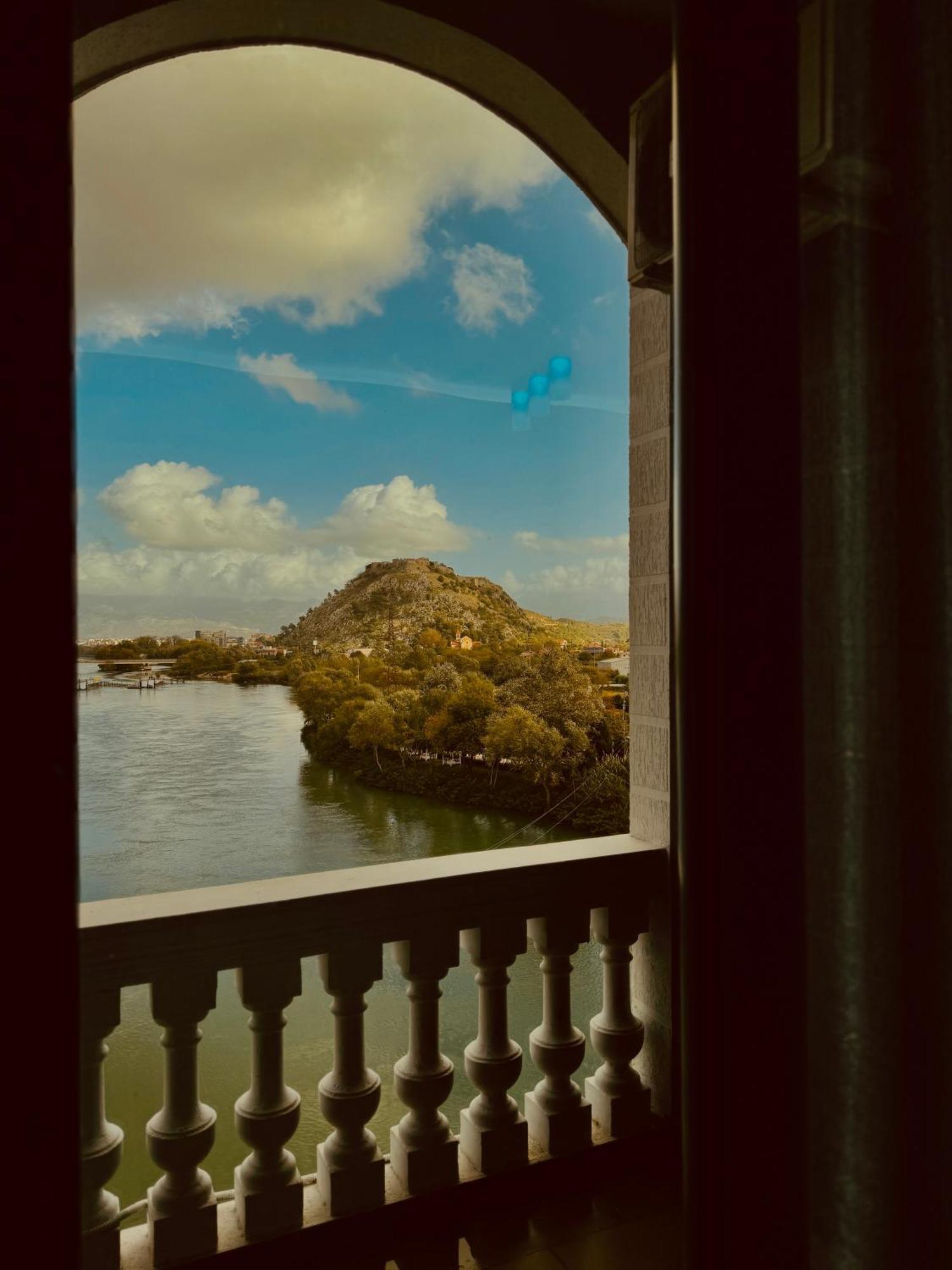 Prince Of Lake Hotel Shkodër Eksteriør bilde