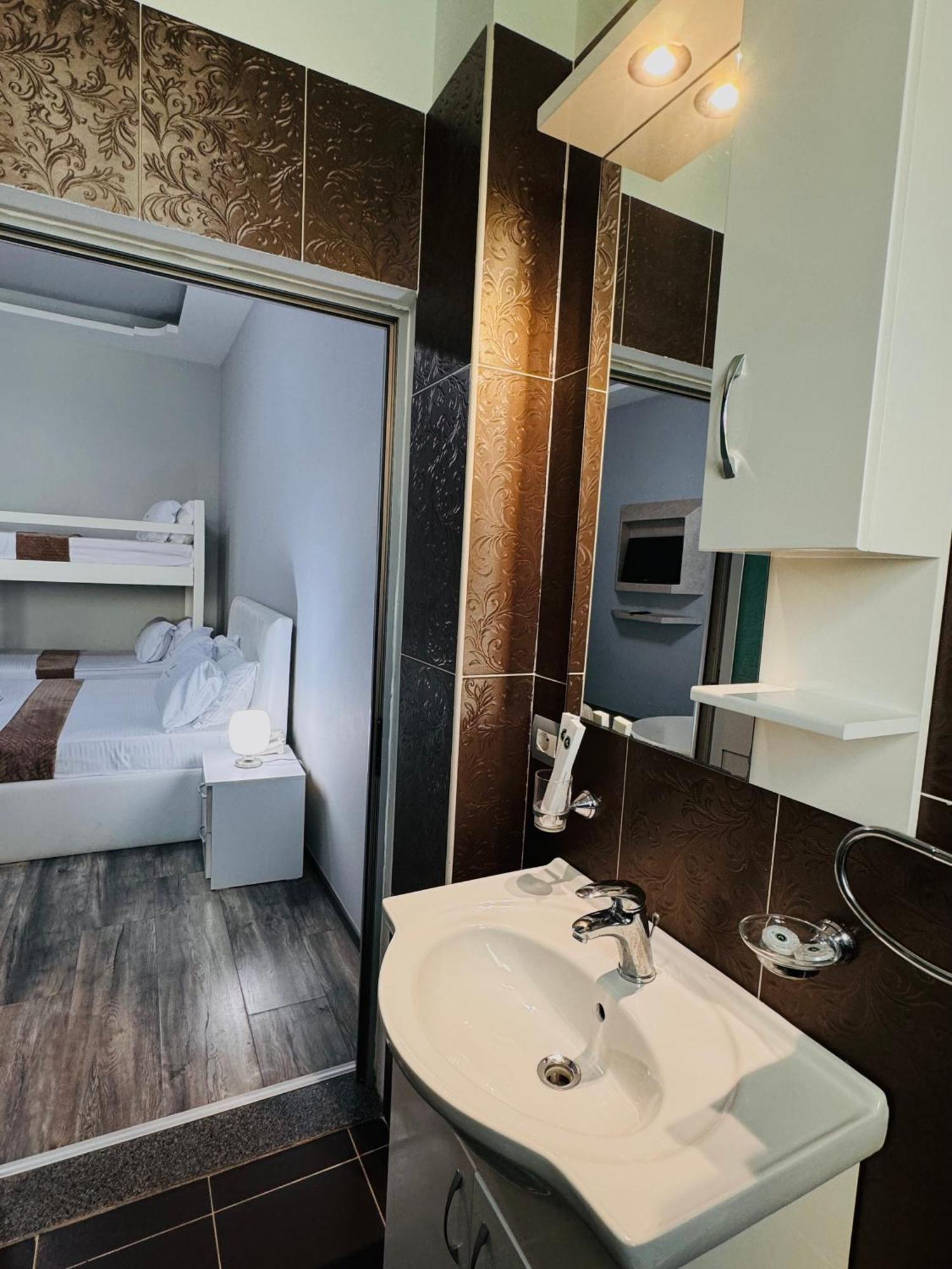Prince Of Lake Hotel Shkodër Eksteriør bilde